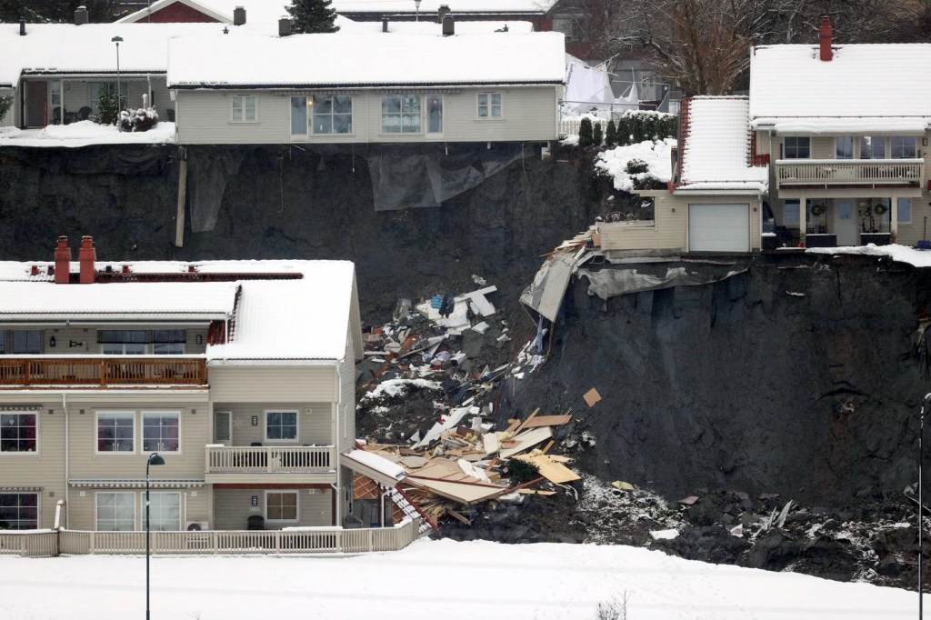 Ten people missing in Norway after landslide hits residential&nbsp;area